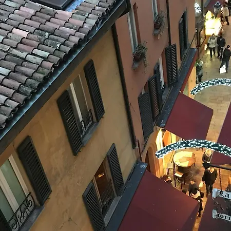 Red Sofa * Bologna
